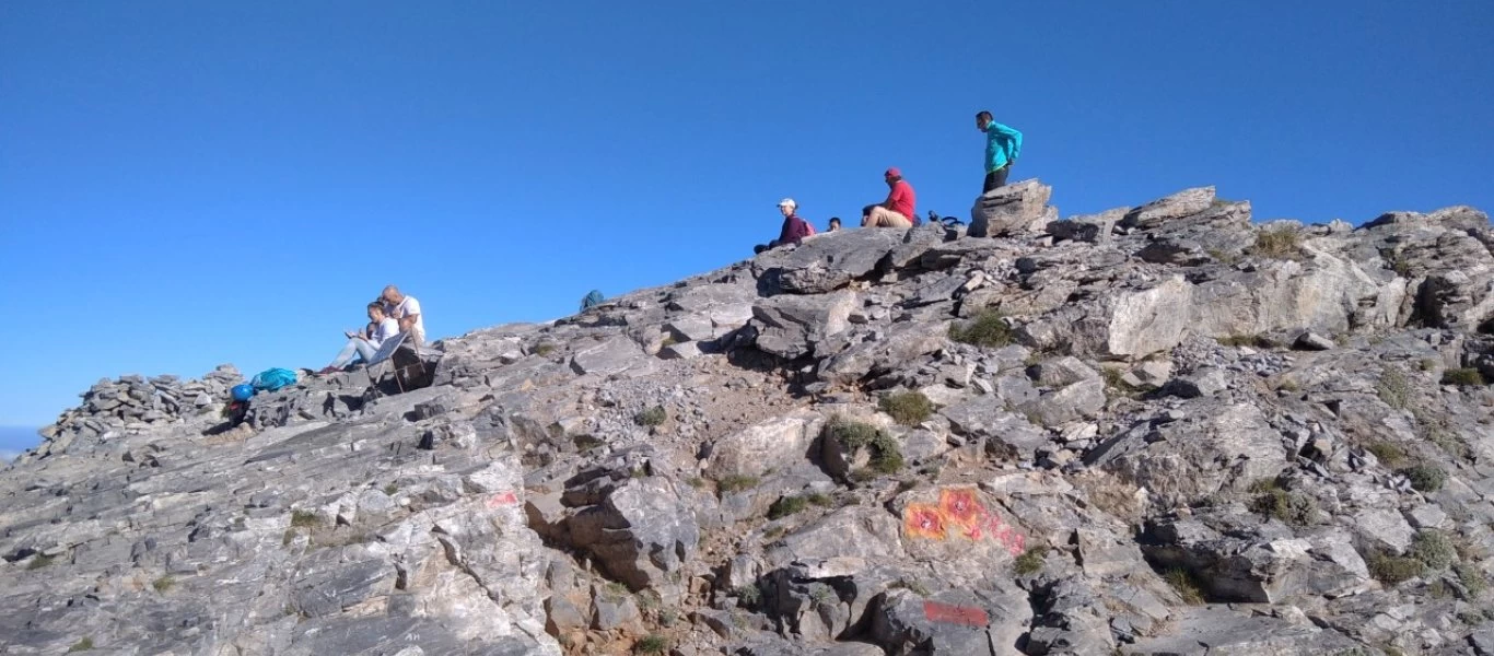 Όλυμπος: Βρέθηκε άνδρας χωρίς τις αισθήσεις του - Σε εξέλιξη επιχείρηση για τη μεταφορά του